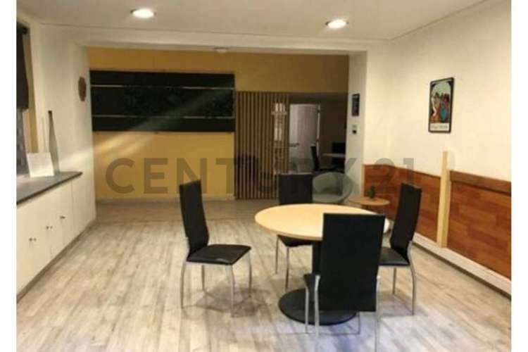 SE ACEPTAN OFERTAS SE VENDE OFICINA EN EDIFICIO CENTRICO SANTIAGO