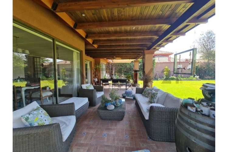 VENTA CASA ESTILO CHILENA  SANTA ELENA-CHICUREO
