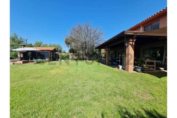 VENTA CASA ESTILO CHILENA  SANTA ELENA-CHICUREO