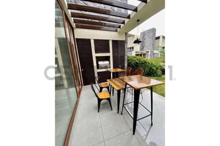 SE VENDE ESPACIOSO Y MODERNO TOWNHOUSE CHICUREO