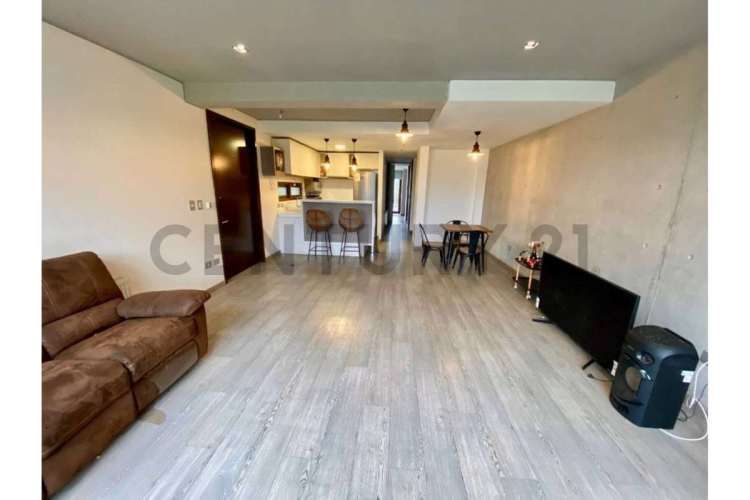 SE VENDE ESPACIOSO Y MODERNO TOWNHOUSE CHICUREO