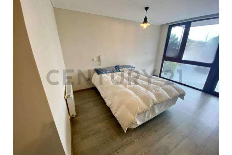 SE VENDE ESPACIOSO Y MODERNO TOWNHOUSE CHICUREO