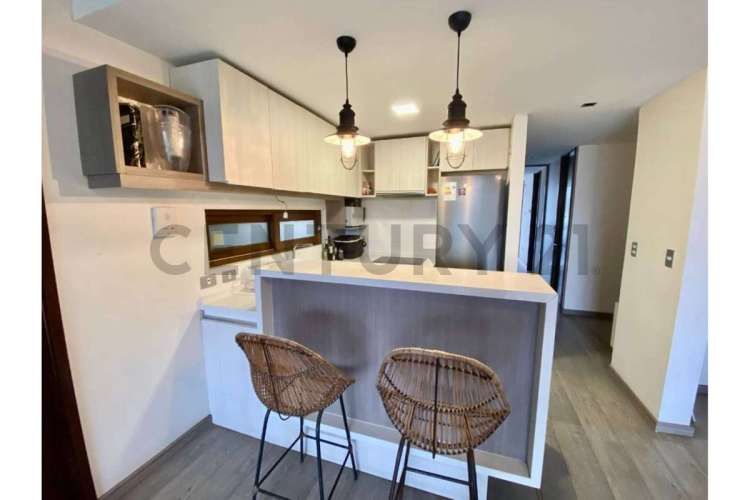 SE VENDE ESPACIOSO Y MODERNO TOWNHOUSE CHICUREO