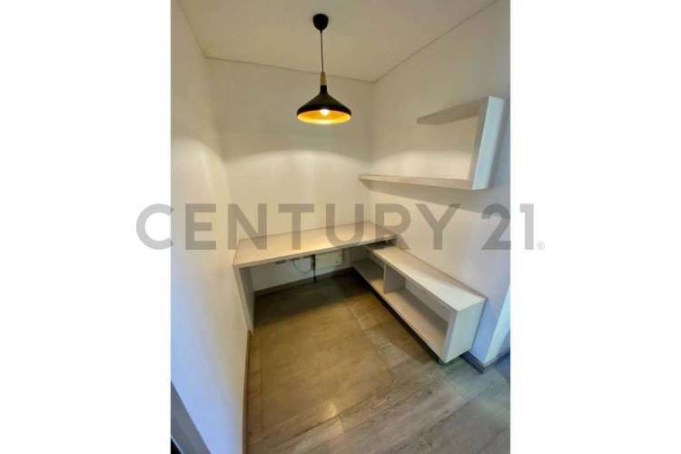 SE VENDE ESPACIOSO Y MODERNO TOWNHOUSE CHICUREO