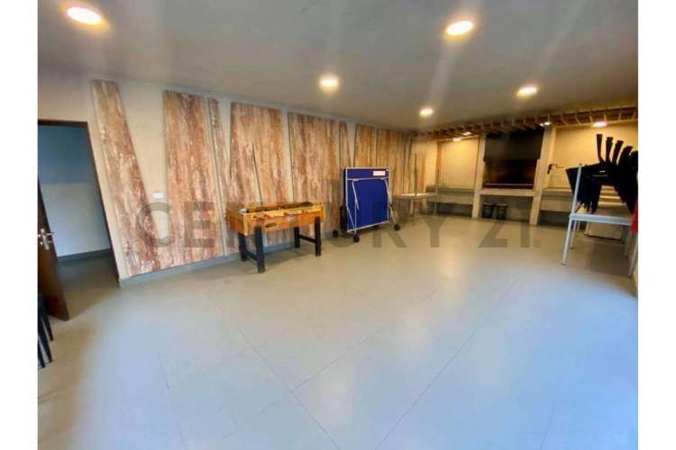 SE VENDE ESPACIOSO Y MODERNO TOWNHOUSE CHICUREO