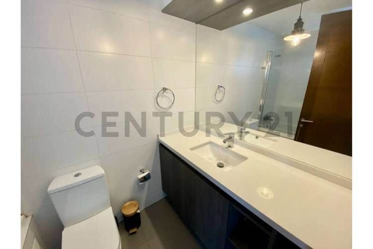 SE VENDE ESPACIOSO Y MODERNO TOWNHOUSE CHICUREO