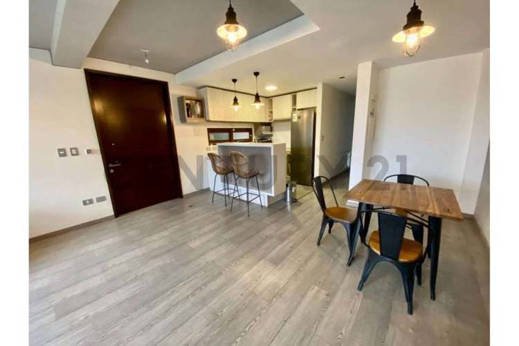 SE VENDE ESPACIOSO Y MODERNO TOWNHOUSE CHICUREO