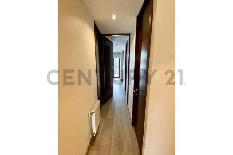 SE VENDE ESPACIOSO Y MODERNO TOWNHOUSE CHICUREO