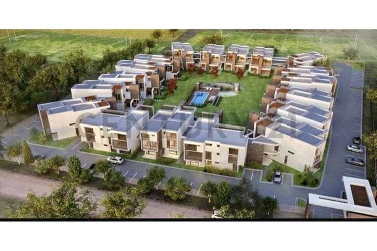 SE VENDE ESPACIOSO Y MODERNO TOWNHOUSE CHICUREO