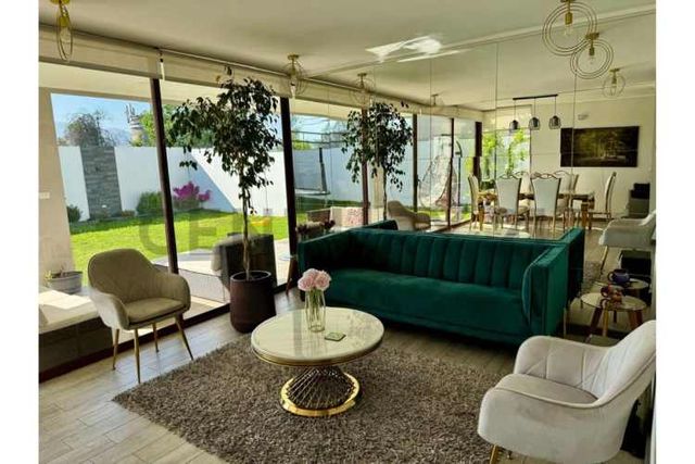 SE VENDE IMPECABLE CASA EN CONDOMINIO EN CHICUREO