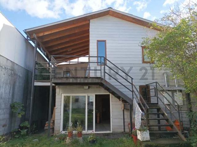 Propiedad comercial centro Pucón, terreno 433,5 m2 a pasos Av. O’Higgins y playa