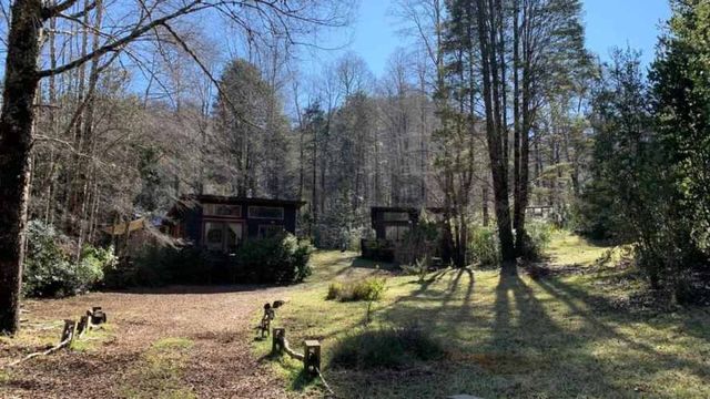 Parcela con Casa Principal y 2 cabanas