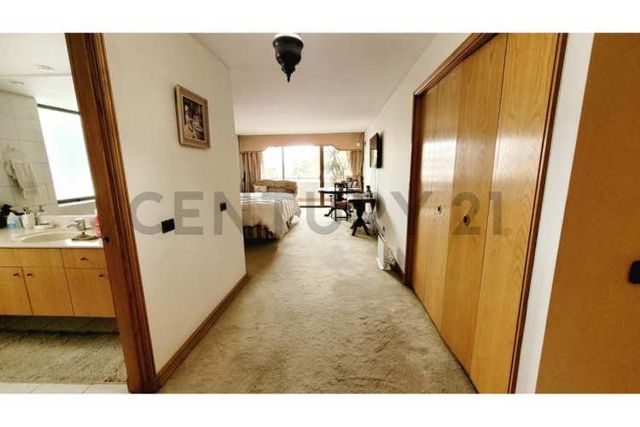 VTA DEPTO, POCO USO, 4 DORM SUITE, BARRIO EL GOLF