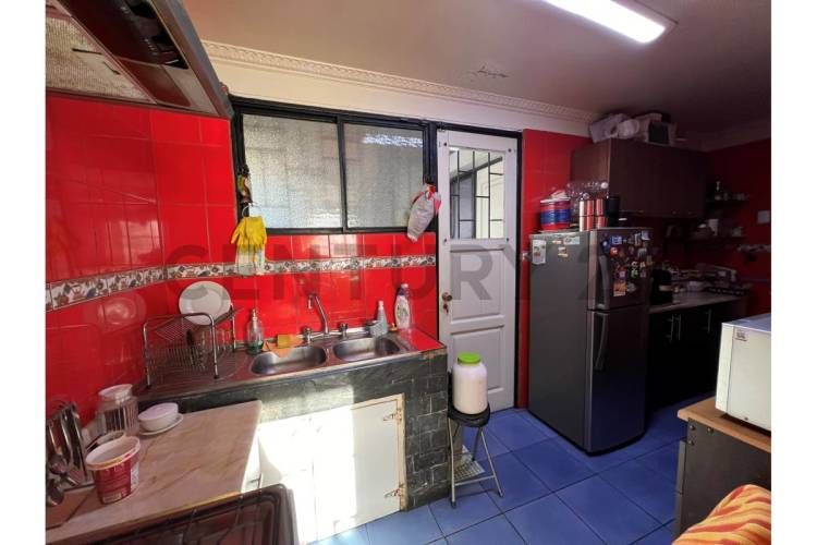 SE VENDE CASA EN LAS CONDES