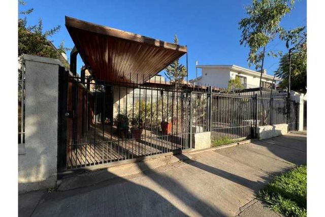 SE VENDE CASA EN LAS CONDES