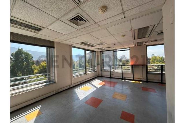 SE ARRIENDA OFICINA EXCELENTE SECTOR VITACURA