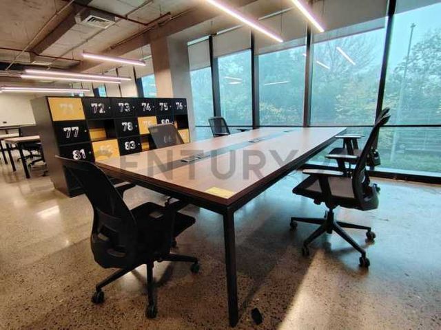 AMPLIA OFICINA EN ARRIENDO EN EXCLUSIVO SECTOR DE LA DEHESA