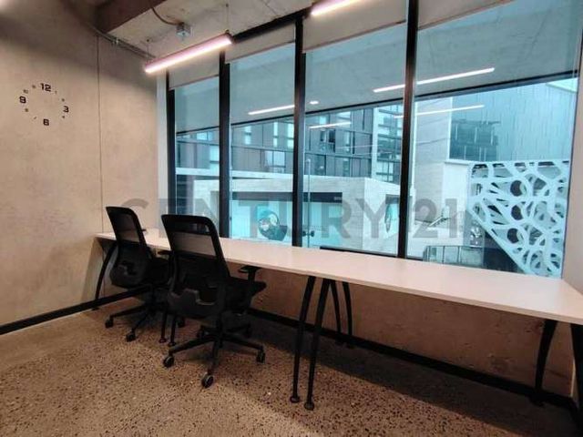 EXCLUSIVA Y ESPACIOSA OFICINA EN ARRIENDO EN LA DEHESA