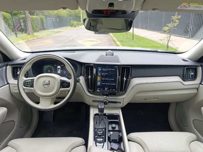 VOLVO XC60 2019
