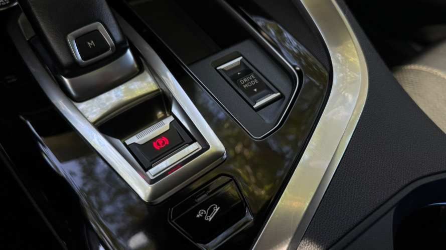 Peugeot 3008 130 EAT8 1.5 AUT (2022)