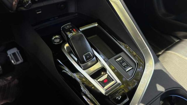 Peugeot 3008 130 EAT8 1.5 AUT (2022)