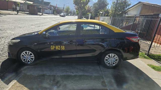 Taxi Básico Toyota Yaris 2018