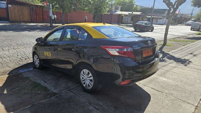 Taxi Básico Toyota Yaris 2018