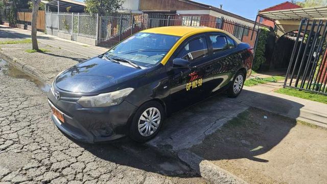 Taxi Básico Toyota Yaris 2018