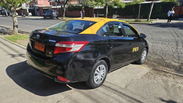 Taxi Básico Toyota Yaris 2018