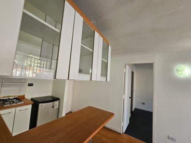 VENTA 1 DORMITORIO CON BODEGA,  1° PISO. SANTIAGO