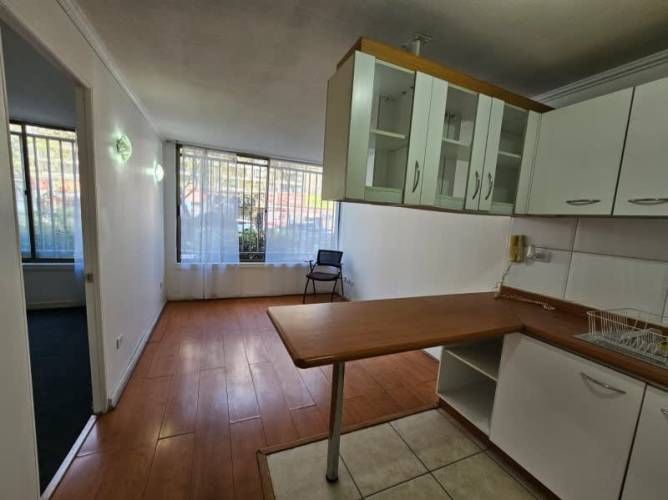 VENTA 1 DORMITORIO CON BODEGA,  1° PISO. SANTIAGO