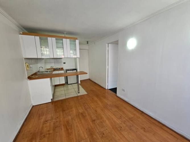 VENTA 1 DORMITORIO CON BODEGA,  1° PISO. SANTIAGO