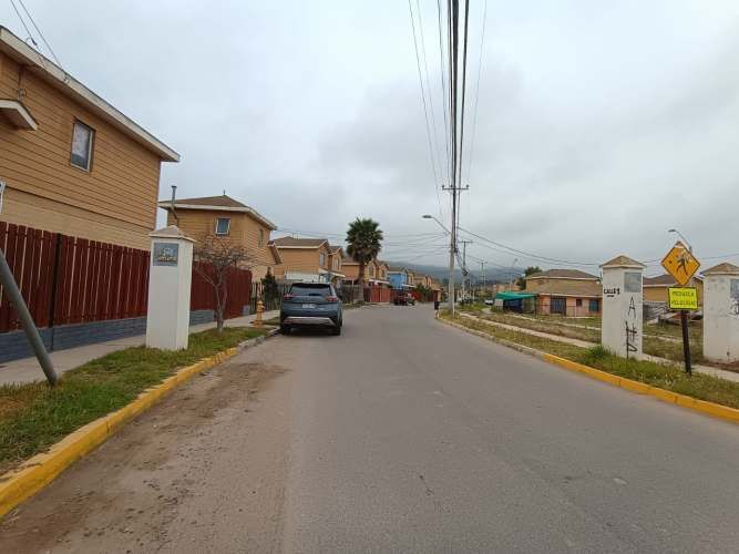 CASA EN LA CANTERA COQUIMBO