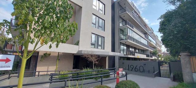 Santiago y otras comunas, deptos nuevos, buena conexión y comercios variados