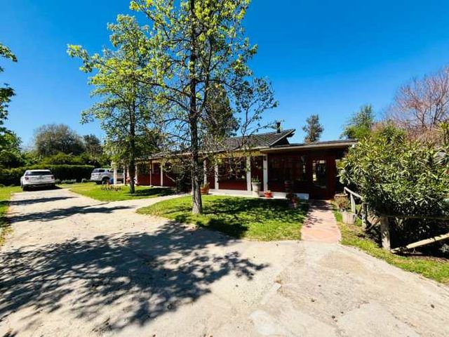 Se Vende Hermosa Parcela, Sector Santa Elena, Comuna de Pirque