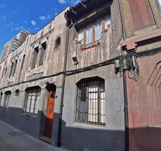 CASA 2 casas Habitacionales en Av. Santa Rosa Norte – entre Eleuterio Ramirez y Tarapacá Santiago centro