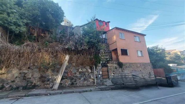 CASA VENTA TERRENO CON CASA – 227 M² PLAYA ANCHA, VALPARAÍSO