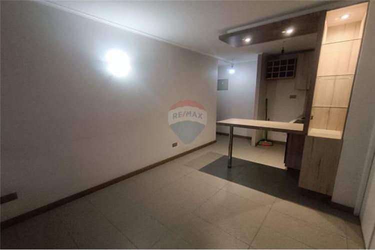 Depto en independencia calle venecia.