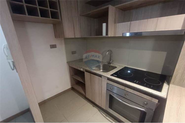 Depto en independencia calle venecia.