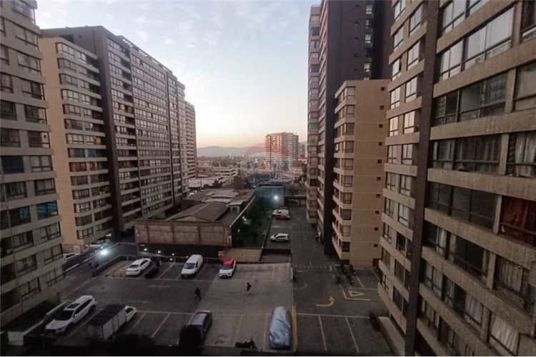 Depto en independencia calle venecia.