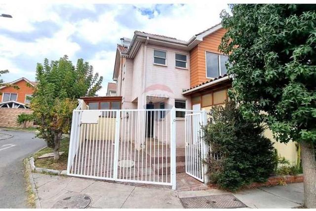 Casa condominio  c/paneles solares térmicos