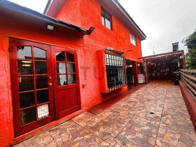 Se vende casa solida, sector Peñuelas