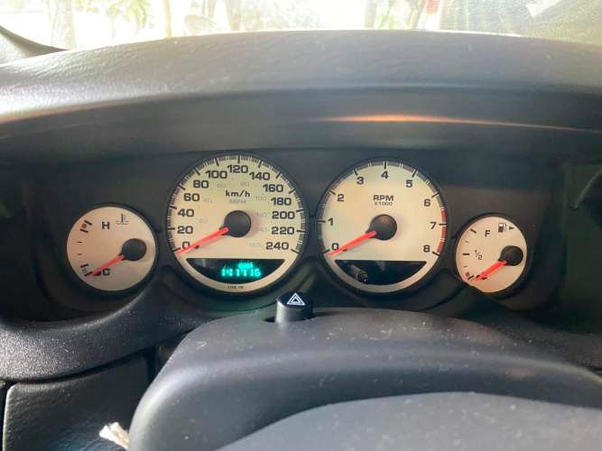 Chrysler neón lx 2.0 año 2002