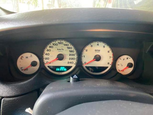 Chrysler neón lx 2.0 año 2002