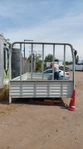 Carrocerías Planas con Barandas de 6.30, 6.60 y 7.00 de largo