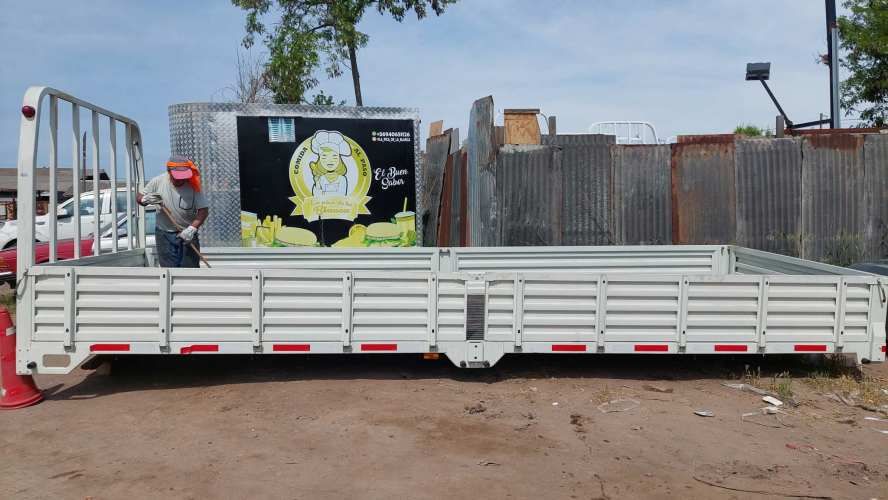 Carrocerías Planas con Barandas de 6.30, 6.60 y 7.00 de largo