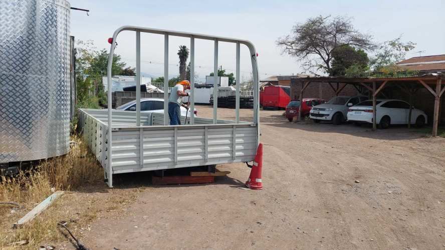 Carrocerías Planas con Barandas de 6.30, 6.60 y 7.00 de largo