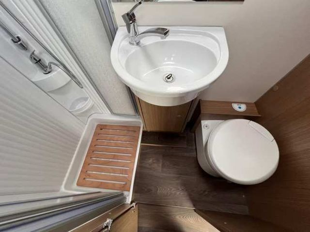 Motorhome Fiat Ducato Carado  A464 año: 2023