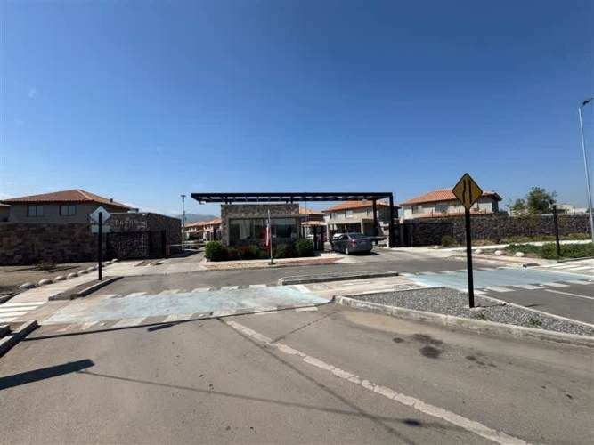 CASA CONDOMINIO LOS NIDALES