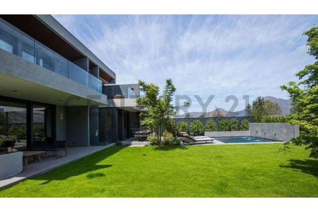 Exclusivo Condominio Los Trapenses